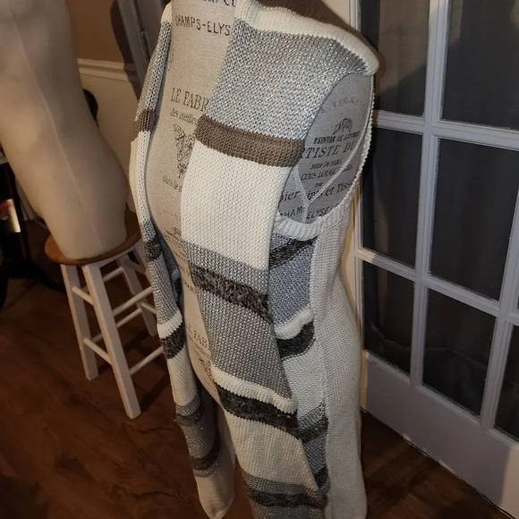 NWT Chico's Womens Neutral Combo Texture Stripe Cali Vest Sleeveless Sweater 1 M - Picture 3 of 5